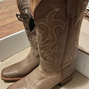 Brown Cowboy/Western boots.